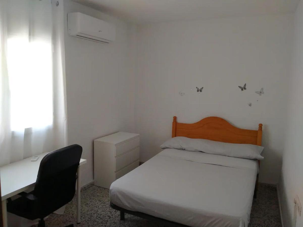Apartamento 3 Dormitorios Frente A Hospital De Traumatologia 그라나다 외부 사진